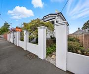 Prime Location Residence with Income or 3 BnB lets (stca) or Health Professional Rooms image 5