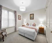 Prime Location Residence with Income or 3 BnB lets (stca) or Health Professional Rooms image 41