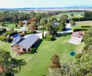 HOLIDAY COTTAGES, COASTAL, MOTEL image 1